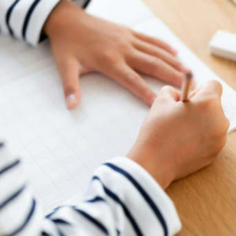 カフェで勉強中、ノイキャンを初体験した息子→まさかの感想に600超いいね「例えが最高」