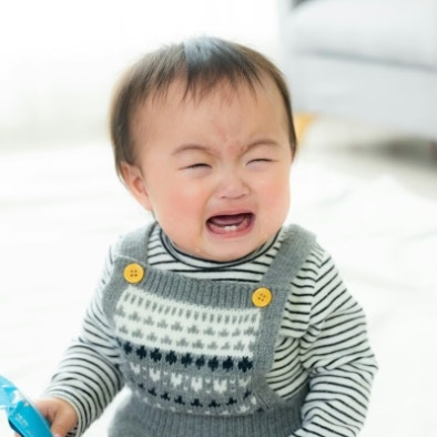 奇跡のアングル、赤ちゃんほっぺが尊すぎる…！2.5万いいね「この角度たまらん」「眼福」