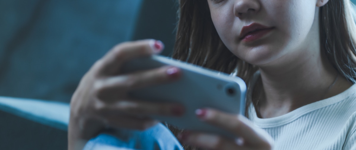 夫を信じたい妻に「甘いよ」→疑い深い友人とのやり取りが息苦しい｜なんでも不倫につなげる友人