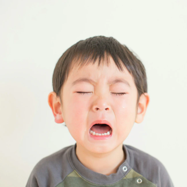 「ママーーー!!」幼稚園に響く叫び声…年少の毎朝の行き渋り、先輩ママたちが語る「リアルな解決策」