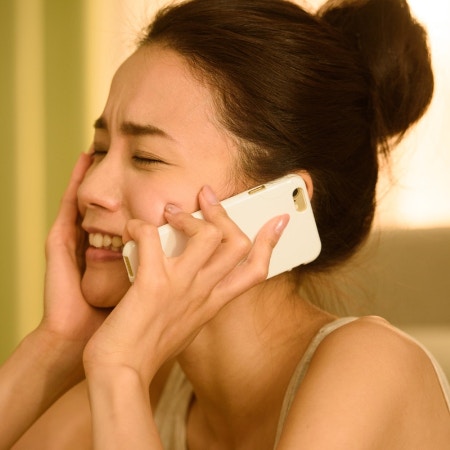 相槌を打つだけの「30分」→親友からの愚痴電話がしんどい｜友達はエナジーヴァンパイア