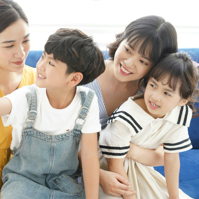 「なんとなく距離感がある気がして」男女ママ友の関係、子どもの成長で変わる？