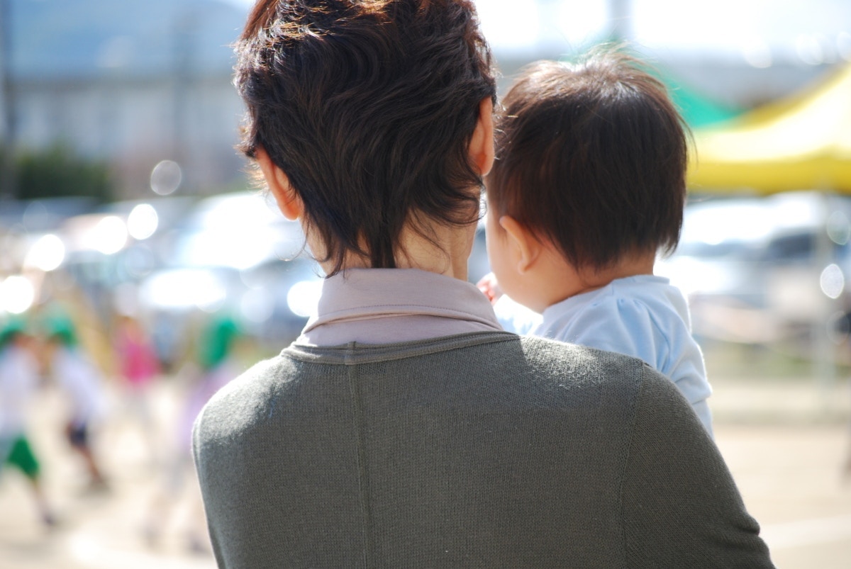 授かり婚の娘に仕事を与えてくれた母、煙たく感じる私は親不孝者？｜私は悪い娘ですか？