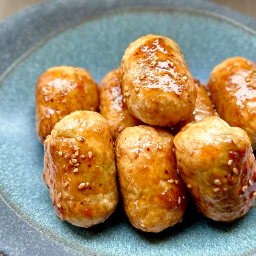 【絶品】家族の定番！ひとくち肉巻きおにぎりに1万いいね「美味しそう」「これはすごい」
