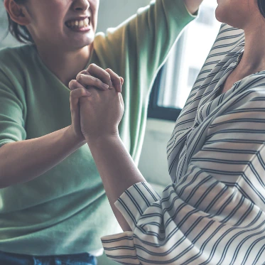 訪れた「ざまぁ」の瞬間！ママ友の嘘が暴かれるとき｜人をバカにするママ友