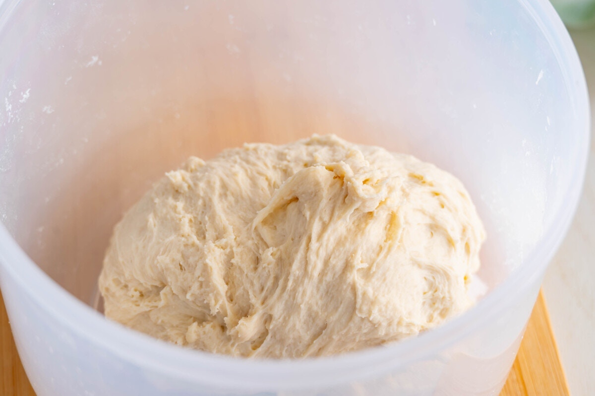 「生地を寝かしてる」と伝えたら…4歳息子の”まさかの行動”に7600いいね「尊い」「キュンとした」