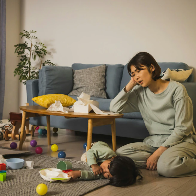 「自宅保育なら絶対ゴミ屋敷…」0歳＆2歳育児で1日が終わるママに「生かしてるだけで偉い」と安堵の声