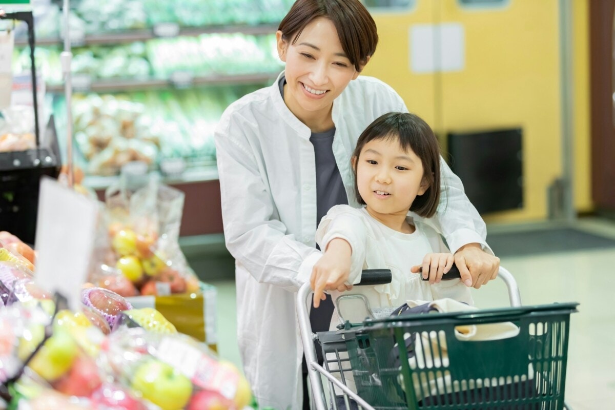 「怪しい男が子どもを見てる…」→忠告された母が知った正体に8.1万いいね「笑った」「社会に感謝」