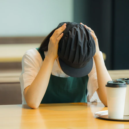 人手不足の喫茶店でママ友を採用→かえって増えてしまった【悩みごと】｜​​ママ友を雇ったらもめた話