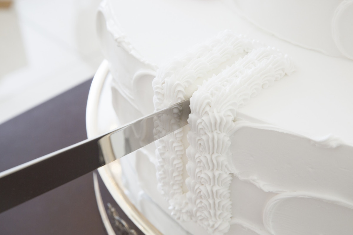 家でパパとママが“入刀”…！？→「なんやねんこれ」家族の珍場面に9.2万いいね「永遠に仲良く」