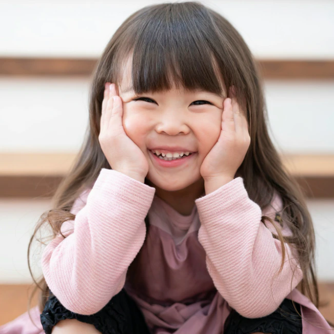 理不尽にキレた後、私を必死で笑わせようとする3歳娘…「大人が子どもに気を遣わせて」と落胆
