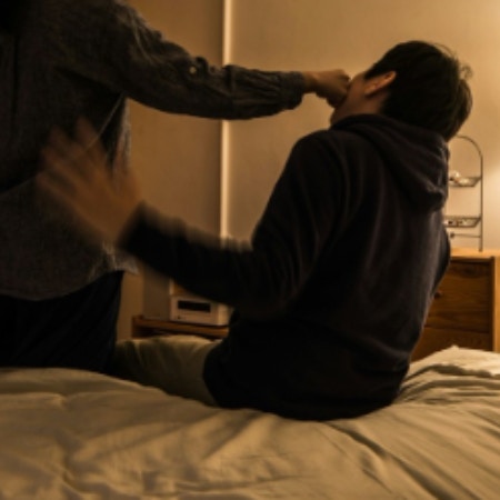 DVの洗脳から妹を救え！警察沙汰になっても続く関係を断ち切れるのか？｜DV彼氏から妹を守りたい