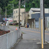 車で走るたびドキッとする道路脇の人影→正体に19万いいね「見える！」「これは焦る」