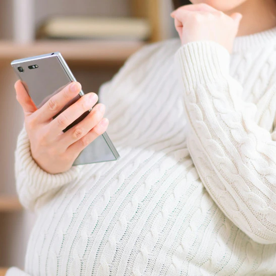 「里帰り中、義両親を自宅に泊まらせると言い出した夫…」自分の親だけ優先する夫にモヤモヤ