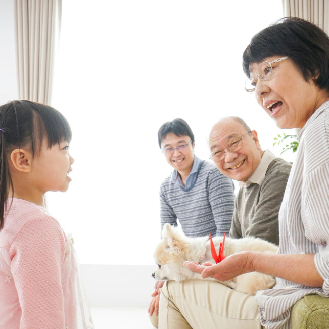 「日帰りでも行きたくない」義実家への帰省を断るのはひどい？酔った義父の行動に悩むママの声