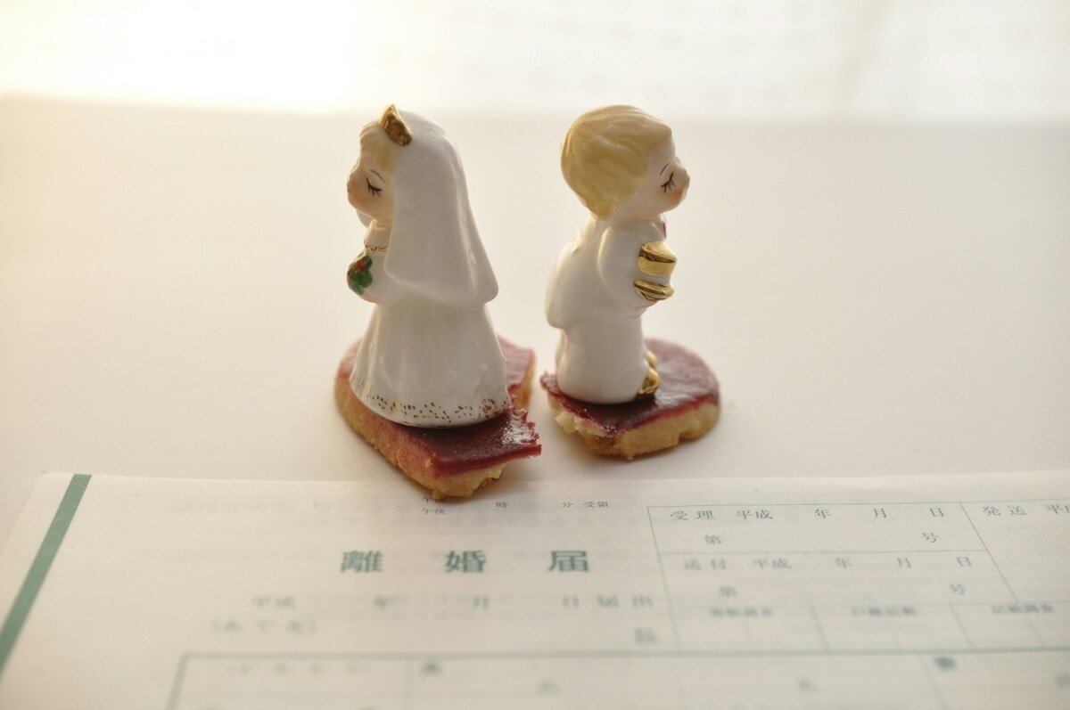 不倫夫とは別居を開始→離婚は保留にした妻が「すぐ着手したこと」｜不倫夫をラブホテル前で待ち伏せした話