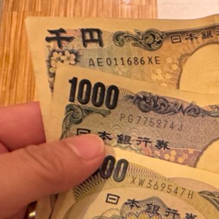 お釣りの千円札→“まるでOB会”？懐かしの3人に21万いいね「勢ぞろい」「お久しぶりです皆さん」