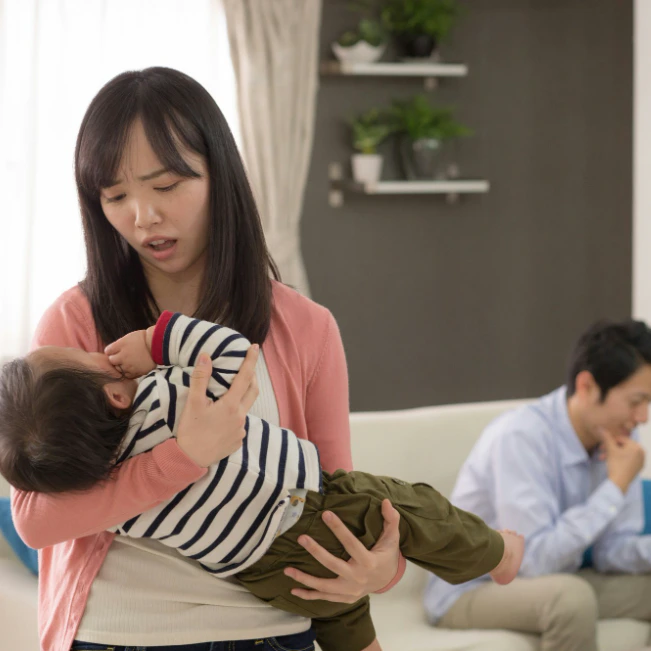 「私ならすぐ気づくのに」夜間育児でのすれ違い。モヤモヤを前向きに解決する先輩ママのアイデア