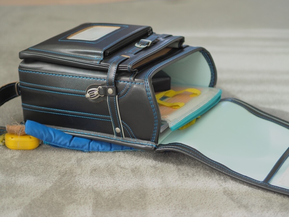 帰宅後すぐに泣き出した小1息子、ランドセルから出てきた“いじめの象徴”｜小さなSOS