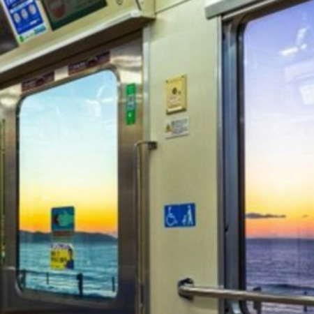 人生初の江ノ電に乗った男性→【忘れられない】早朝の景色に6.3万いいね「さいこー！」「レア体験」