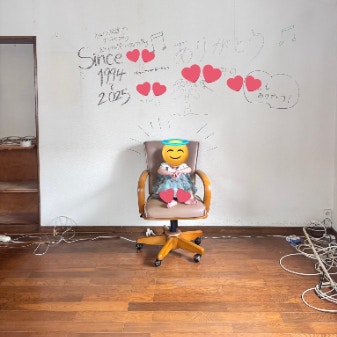 実家の取り壊し前、最後に…→壁に残した落書き写真に1.2万いいね「うちもこれやった！」「楽しそう」