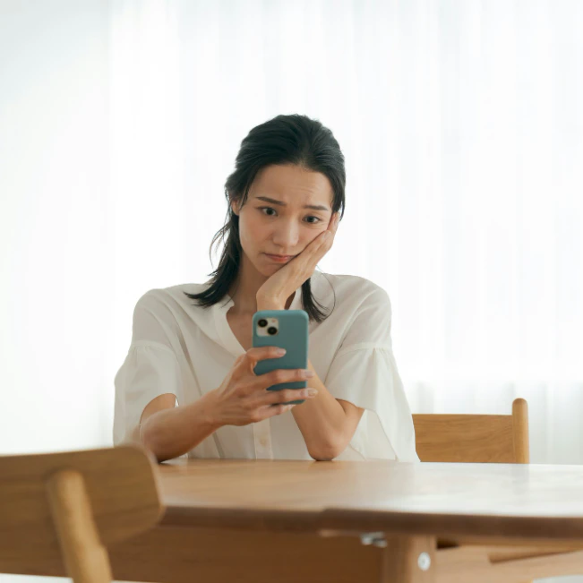 「自分から聞いといて返信は数日後」返信の遅いママ友、離れるべき？