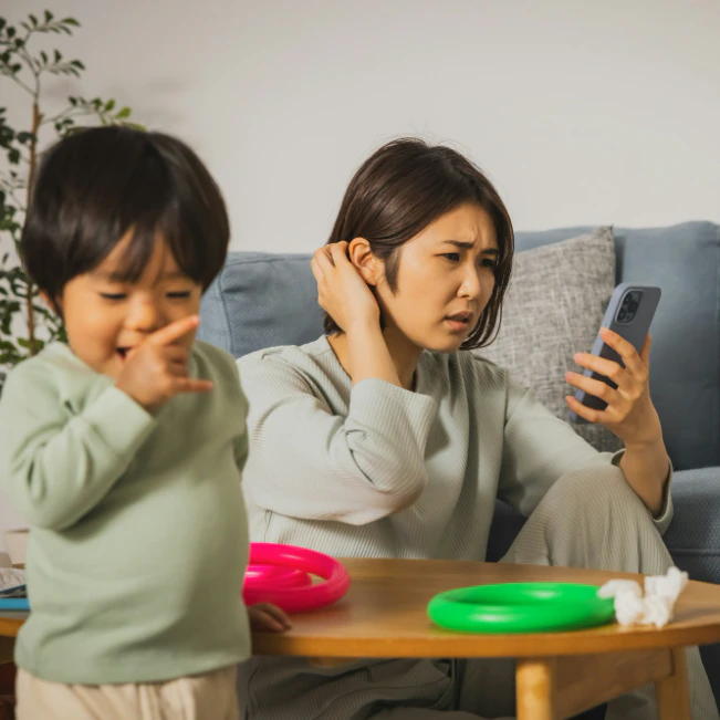 「了解、お疲れ様」と返信した夫、実は有休だった！？黙って休む夫への怒りに共感の嵐