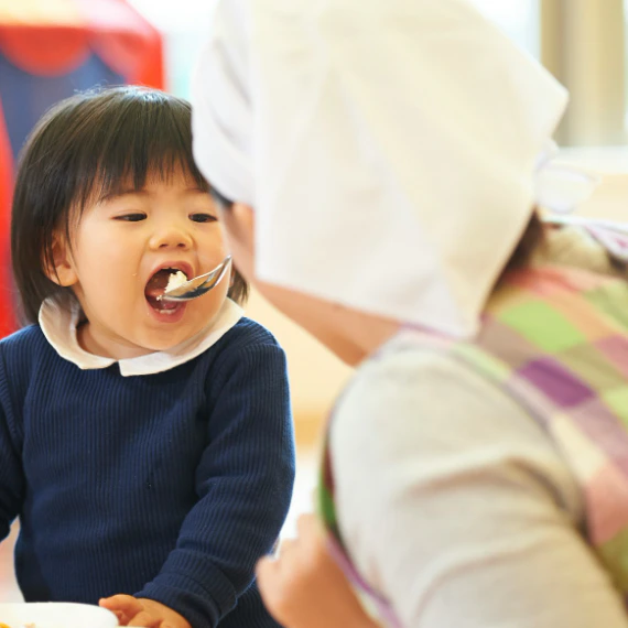 家では食べない食材を保育園では完食→先生に聞いた“まさかの理由”に1.2万いいね「横転した」「器かーーーい!!」