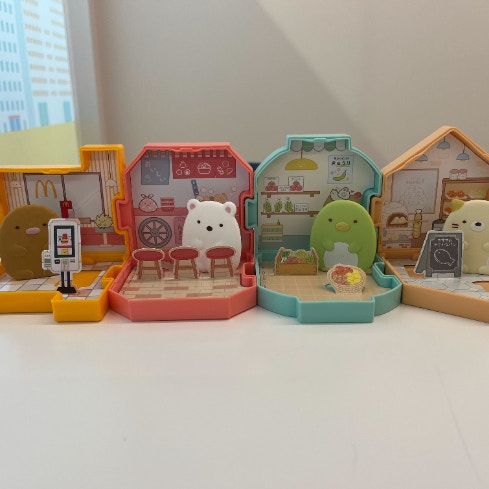 12月12日(金)〜は「すみっコぐらし」【マクドナルド】ハッピーセット“連結お店屋さん”など登場！