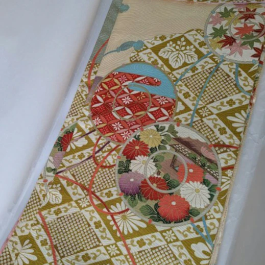 タンスに眠っていた思い出が娘のハレの日に。世代を繋ぐ1着に1,200いいね「時代を超える」「何と良いお品でしょう」