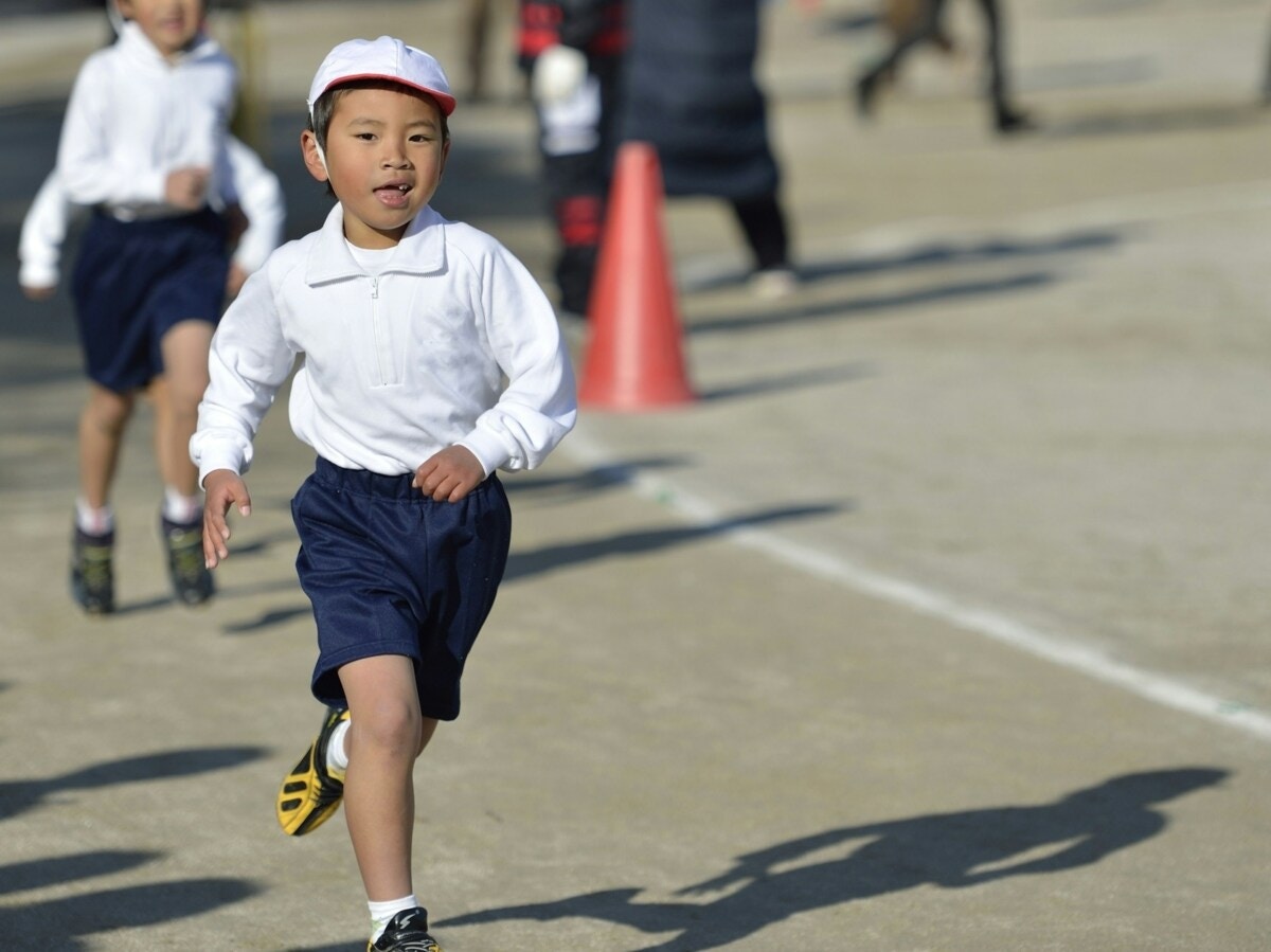 【失敗】小1のマラソン大会で“やってしまいました”→朝の送り出しで冗談を言った母の後悔