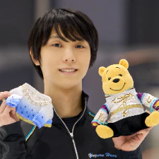 羽生結弦さんとくまのプーさんのメモリーブック　衣装2着のぬいぐるみ付き