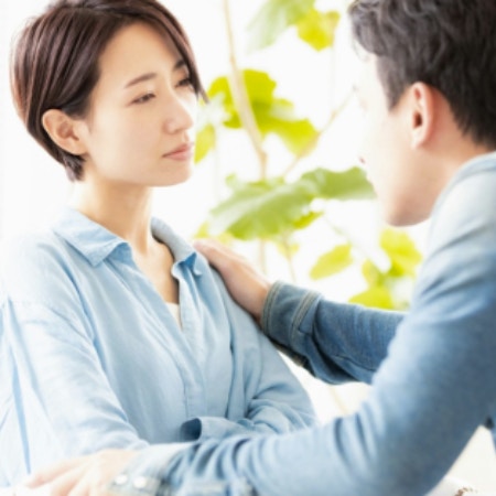 不倫相手を特別扱い！エスカレートする寵愛｜社内不倫カップルの末路