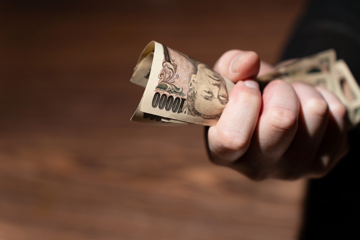 祖父が遺した教育資金を「貸して」→夫の【正気じゃない】依存症｜ギャンブルで1500万借金した夫