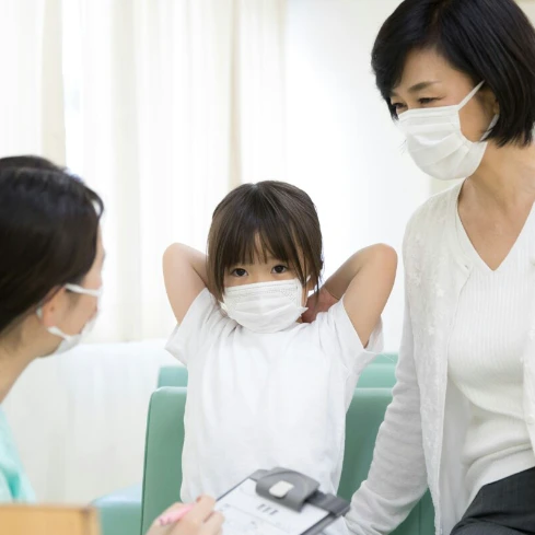連休明けの小児科で目撃された“親の姿”に2千いいね「静かに限界」「私にも書いてもらいたい」