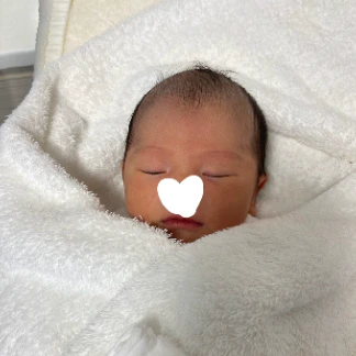 「こんなに大きくなったんだ…」1年前はバスタオルの中だった赤ちゃん→今の姿に2,700いいね「かわいい」