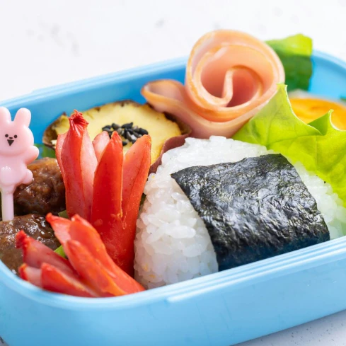 弁当箱を出さない中1息子に「しまじろう」を持たせた結果…→まさかの反応に1900いいね「強メンタル」