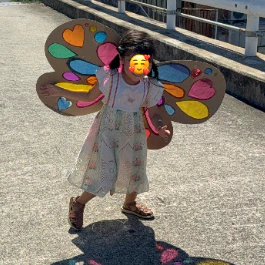七夕の願いを叶えたら…羽をつけた子どもの姿にほっこり5.3万いいね「影まで含めて素晴らしい」「めっちゃ可愛い」