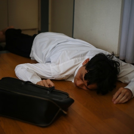 【午前0時の地獄】玄関で泥酔・おう吐→妊娠中の妻が呆れたモラ気質夫の行動｜泥酔夫を締め出した話