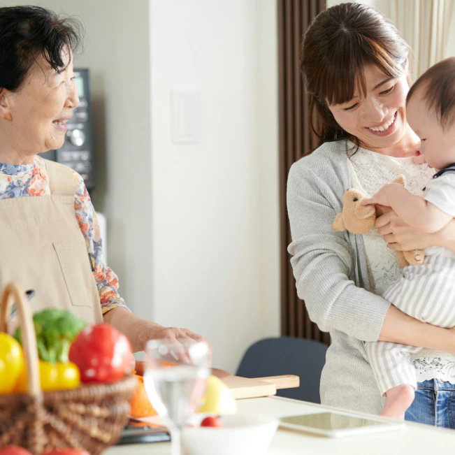 義母に「何もしなくていい」と言われてお言葉に甘えたら…夫から小言を言われて気まずくなった帰省