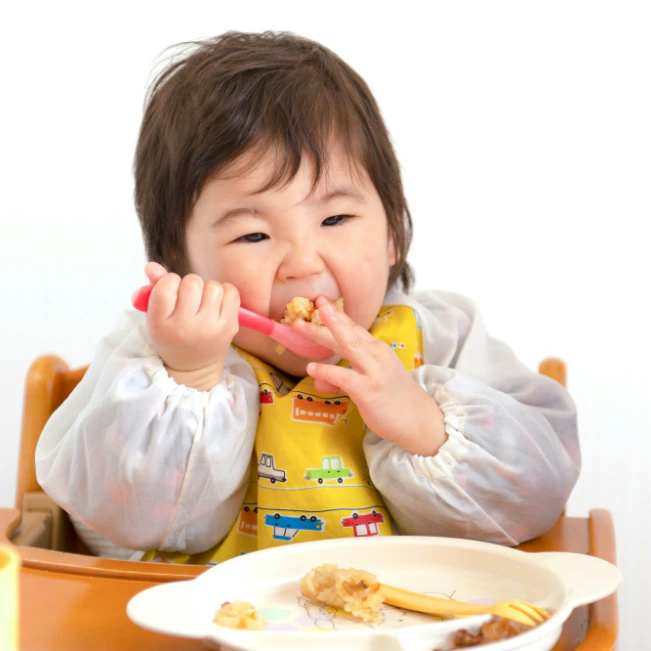 「この家にちょうどいいのおらんのかー！」食に興味ゼロの上の子と朝から肉を要求する2歳の差