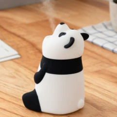 パンダやねこがミストを出す加湿器 手のひらサイズの冬の新作家電