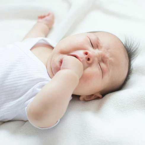 授乳中のピンチを救おうとした小3のお兄ちゃん→まさかの行動に1万いいね「なんて可愛い」「面白すぎ」