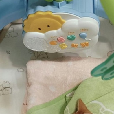 「あなたのではありません」娘の布団を横取りした存在に17万いいね「わが家も同じ」「かわいい」