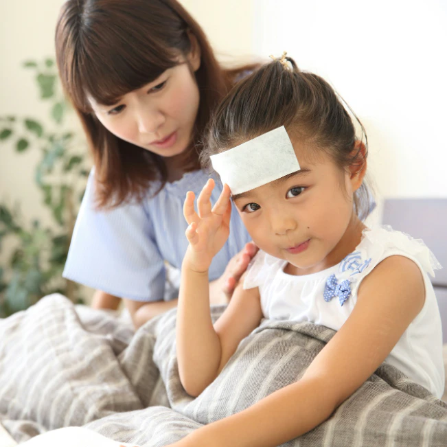 「これ以上休めるメンタルがない…」子どもの発熱で1週間欠勤。フルタイムママの葛藤に共感の声