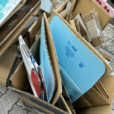 ピザの箱は可燃ごみ？古紙？→ゴミ情報を発信する芸人の答えに「知らなかった」「小さくする方法助かる」