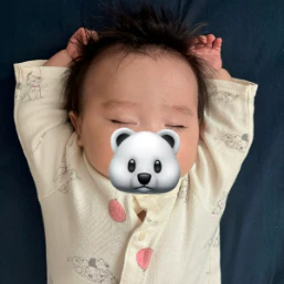 【尊い】おててが短すぎてかわいさが限界突破に2.8万いいね「100点です」「手も小さくてかわちぃ」