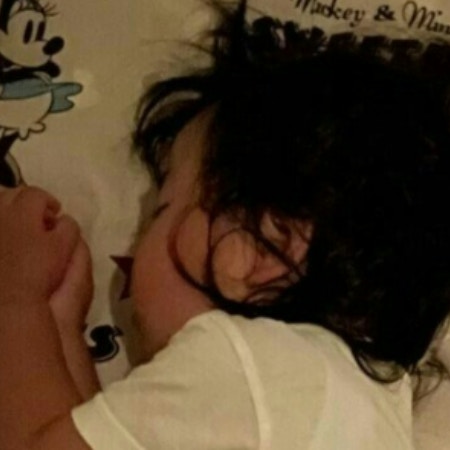 子どもたちの川の字寝→真ん中をよく見ると「うわ、かわいすぎ」写真に3.8万いいね「ご利益ありそう」