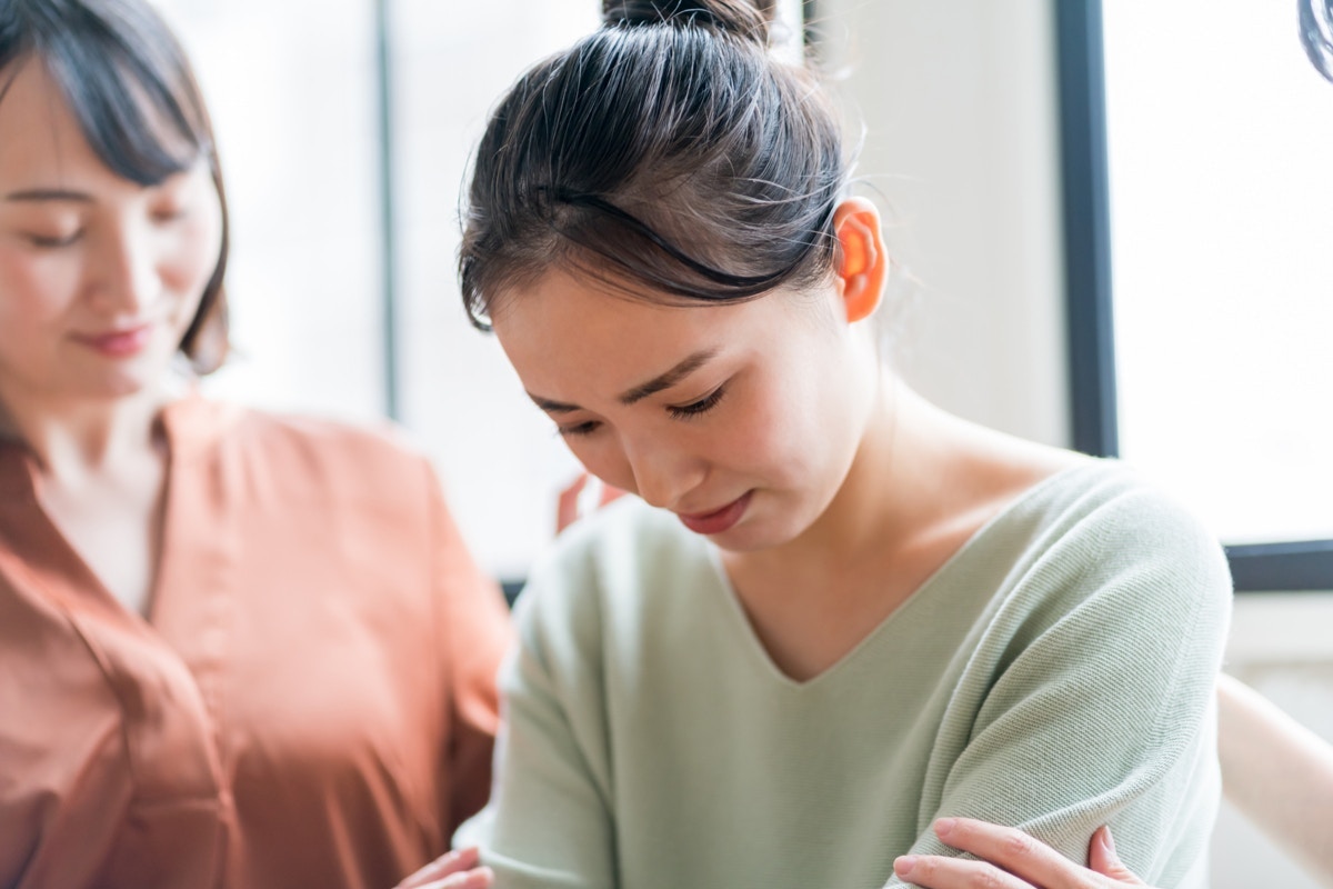 【恐怖】ターゲットを「静かに消す」魔術…→“フレネミーママ友”の狙いに気づいて背筋が凍る