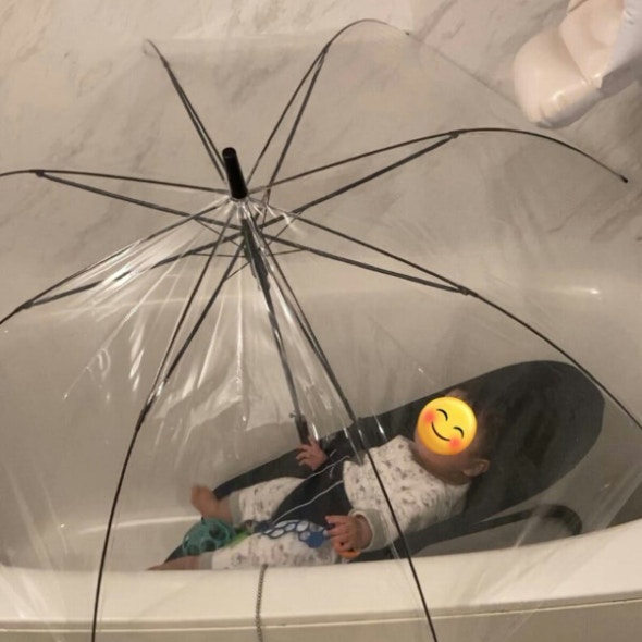 「もっと早く知りたかった！」ワンオペ風呂が激変！2児ママの“身近なアイテム革命”に3万いいね「天才的」「真似したい」